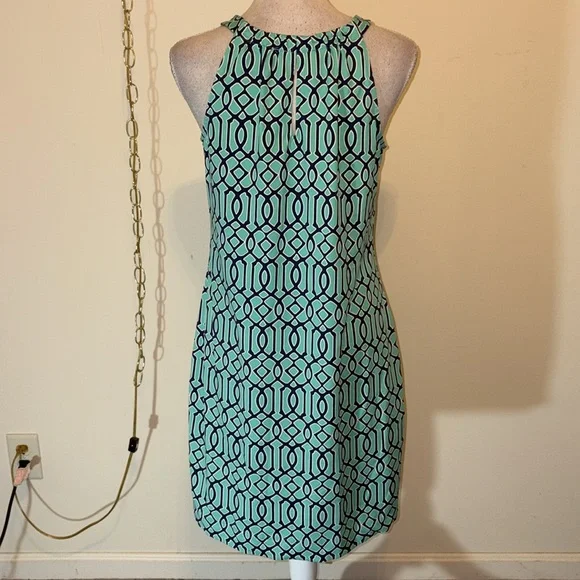Lulu-B sleeveless keyhole shift mini dress - Picture 4 of 7